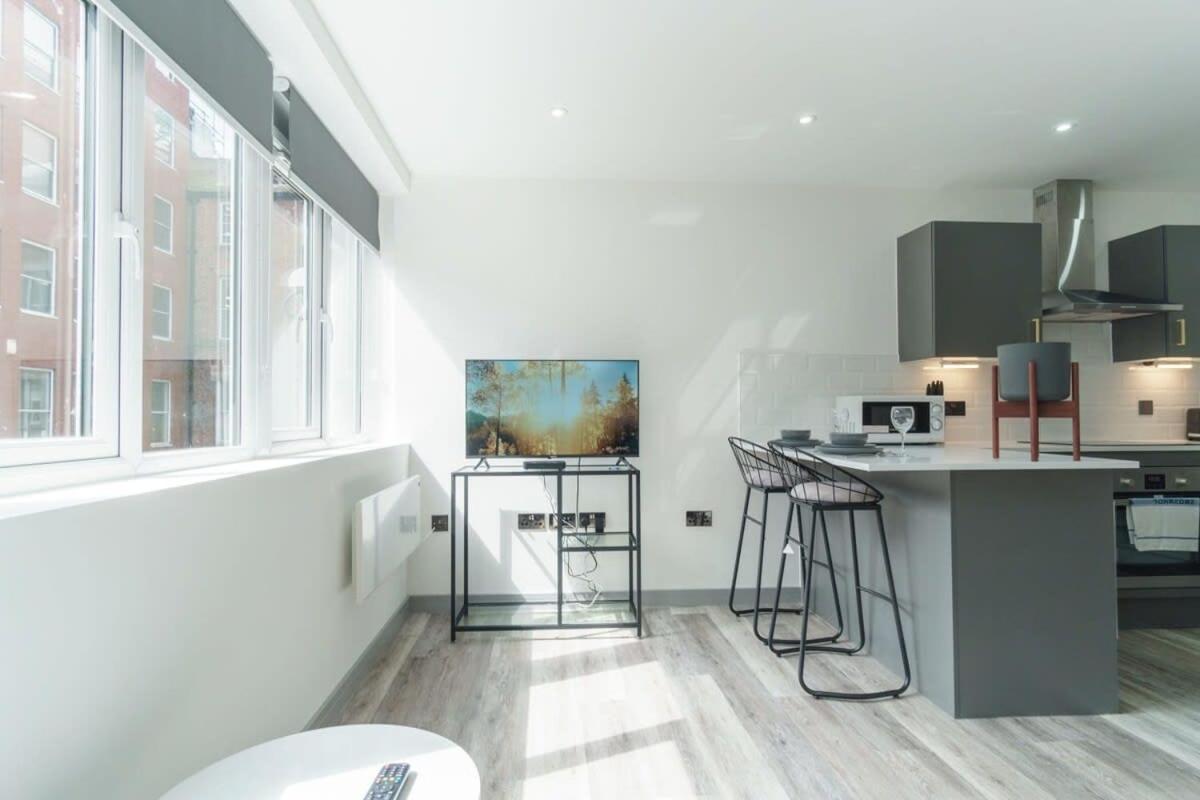 Modern 1 Bedroom Apartment In Preston Centre Exterior foto